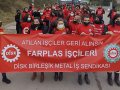 Farplas işçileri direnişi fabrika önüne taşıdı