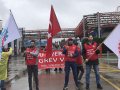 Metal işçileri grev yasağını dinlemedi!