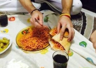 vatandaş ekmek arası makarna ile besleniyor Türkiye Ay'a gitmeye hazırlanıyor