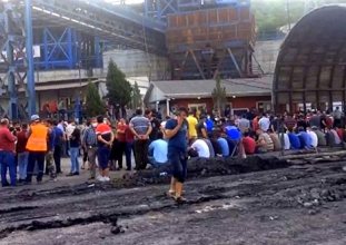soma maden işçileri baskılara karşı eylem yaptı 