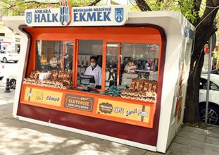 Halk Ekmek kuyrukları yuttaşın durumunu gözler önüne seriyor