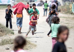 binlerce suriyeli çocuk eğitime ulaşamıyor