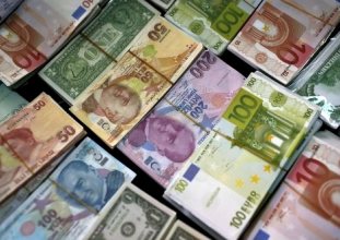 döviz hesabı ilk kez Türk lirası mevduatını geçti 