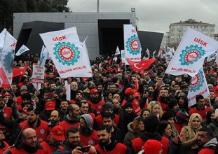 Birleşik Metal: “Metal işçisinin kazanımlarının gölgelenmesine izin vermeyeceğiz!”