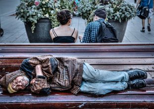 Kanadalıların yaklaşık yüzde 60'ı ailelerine yeterli yiyecek sağlamakta zorlanıyor