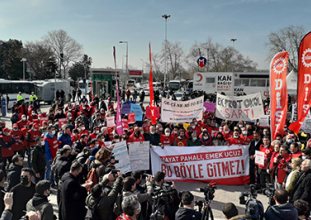 DİSK: “Hayat pahalı, emek ucuz. Bu böyle gitmez”