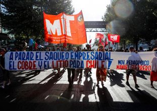 Halk sokaklara dökülünce Şili'deki lityum ihalesi askıya alındı