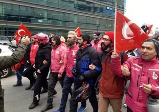 Yemeksepeti emekçileri bir kez daha genel merkez önünde!