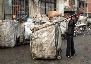 Yoksulluk çocukları vuruyor