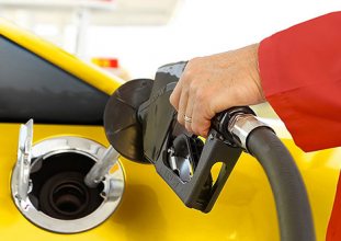 Benzine yüksek zam!