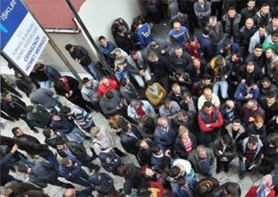 690 bin kişi daha işsiz