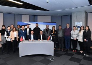 Metal işçileri MESS’i anlaşmaya zorluyor