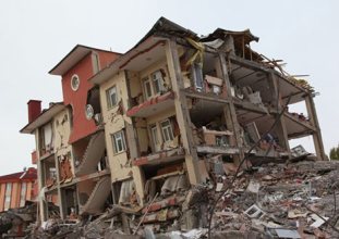 'Deprem değil politik kararlar öldürür’ haberi!