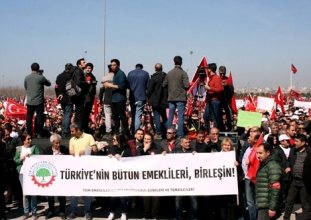 Emeklilerden muhalefete çağrı!