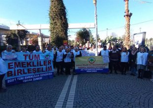 Emekliler yapılan zamma tepkili!