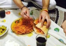 vatandaş ekmek arası makarna ile besleniyor Türkiye Ay'a gitmeye hazırlanıyor